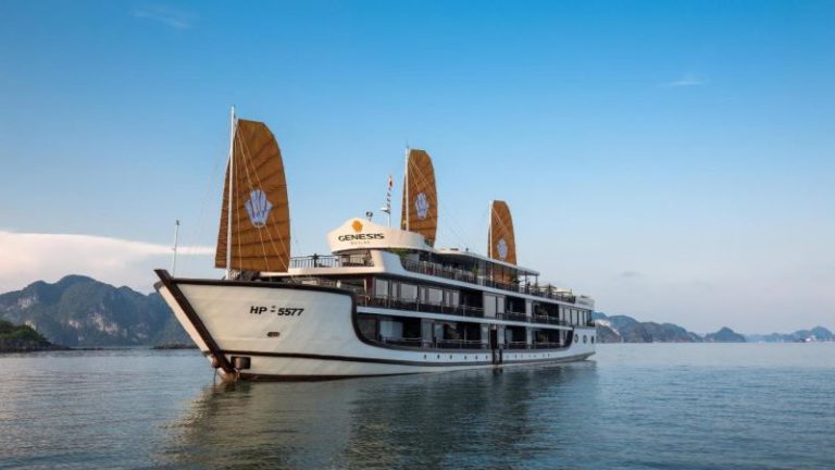 Du thuyền Genesis Regal 3 ngày 2 đêm