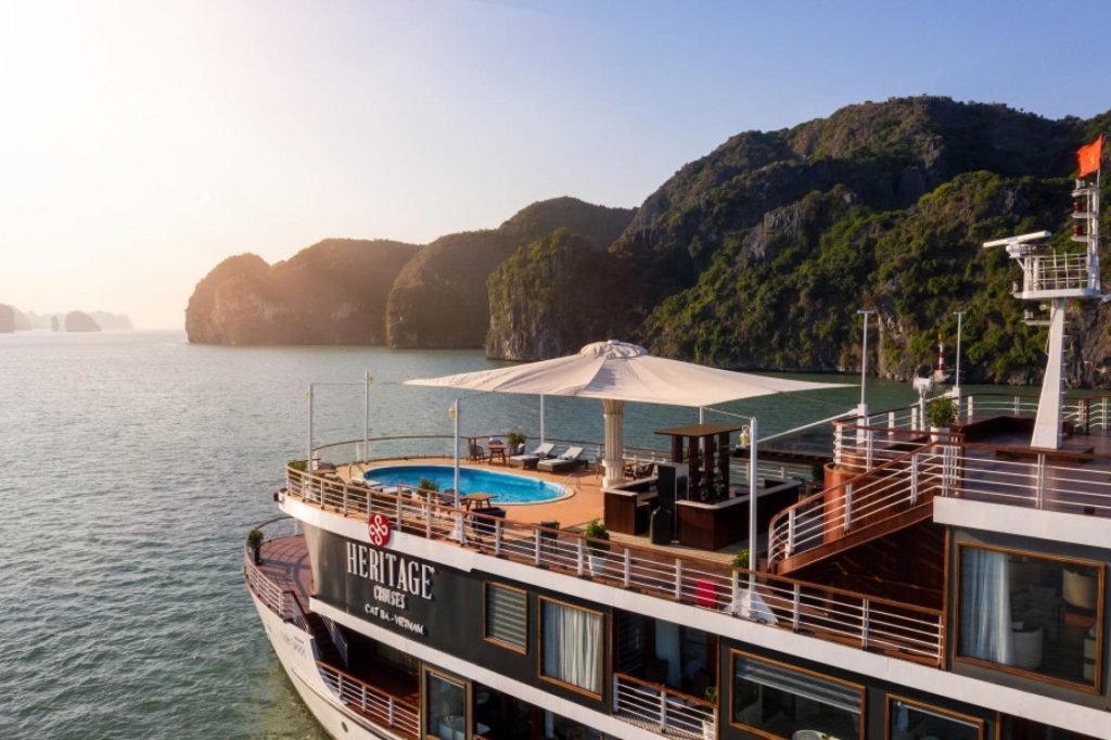 Du thuyền Hạ Long 5* Heritage Cruise tour 2 ngày 1 đêm