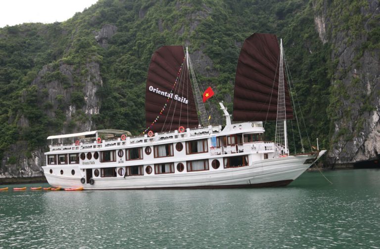 Du thuyền Oriental Sails 3 Ngày 2 Đêm